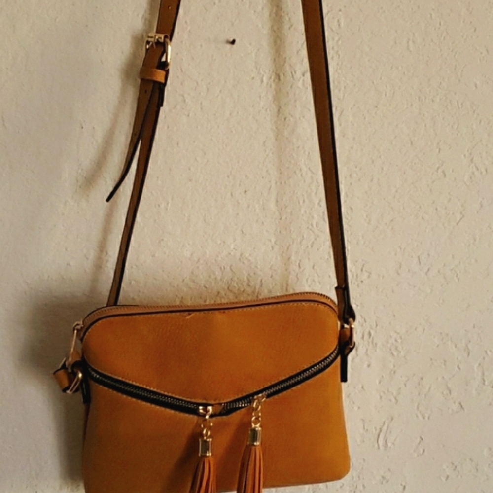 9"x8" leather crossbody bag